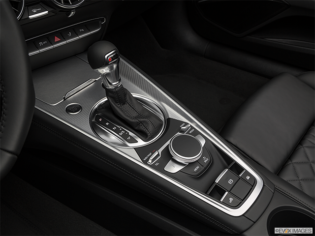 2018 Audi TT | Gear shifter/center console