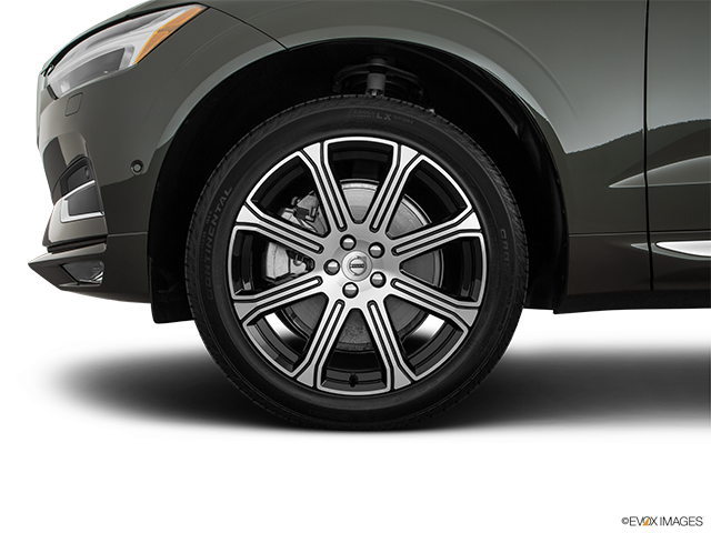 2018 Volvo XC60 | Front Drivers side wheel at profile