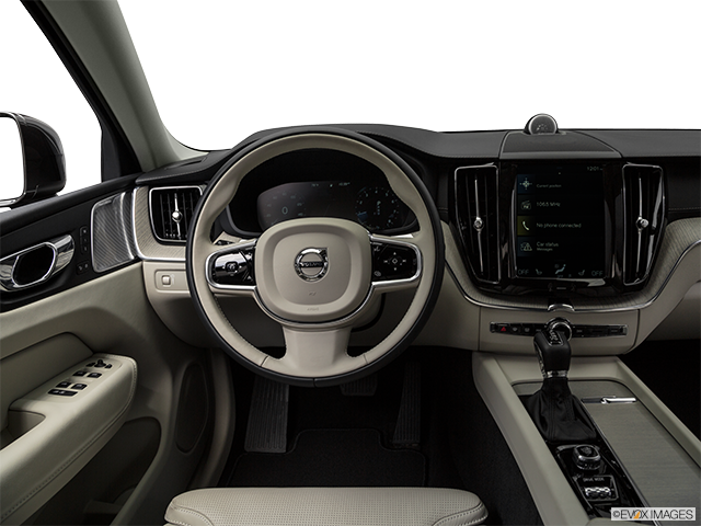 2018 Volvo XC60 | Steering wheel/Center Console