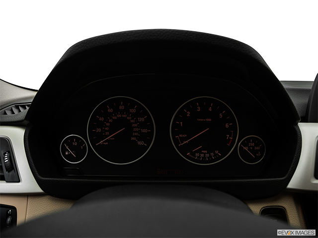 2018 BMW 3 Series | Speedometer/tachometer