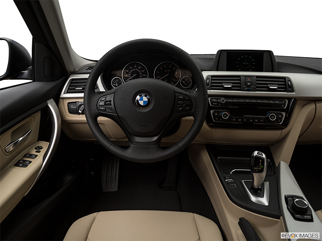 2018 BMW 3 Series | Steering wheel/Center Console