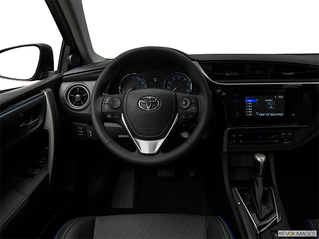 2018 Toyota Corolla | Steering wheel/Center Console