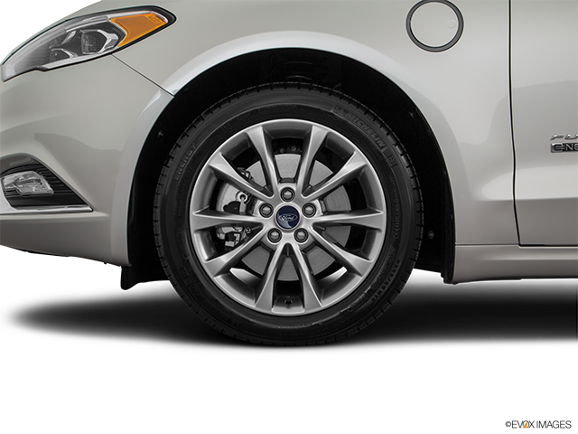2018 Ford Fusion | Front Drivers side wheel at profile