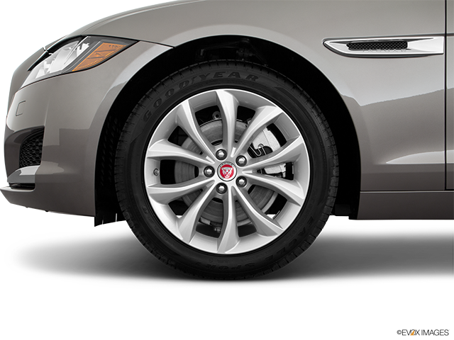 2018 Jaguar XF | Front Drivers side wheel at profile
