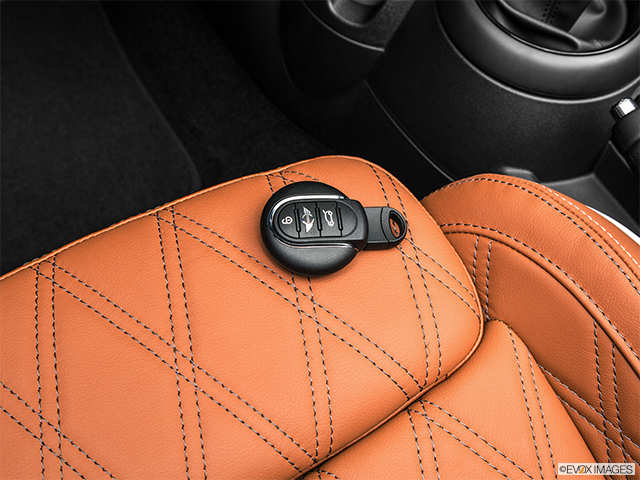 2018 MINI Cooper | Key fob on driver’s seat