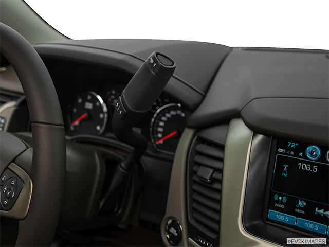 2018 GMC Yukon | Gear shifter/center console