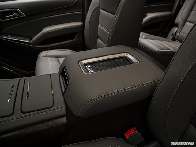2018 GMC Yukon | Front center console with closed lid, from driver’s side looking down