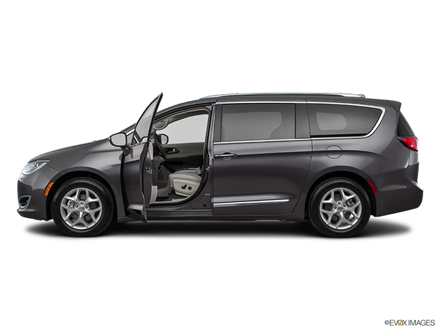 2018 Chrysler Pacifica | Driver's side profile with drivers side door open