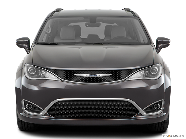 2018 Chrysler Pacifica | Low/wide front