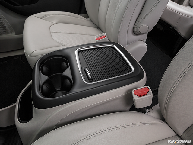 2018 Chrysler Pacifica: Reviews, Price, Specs, Photos and Trims ...