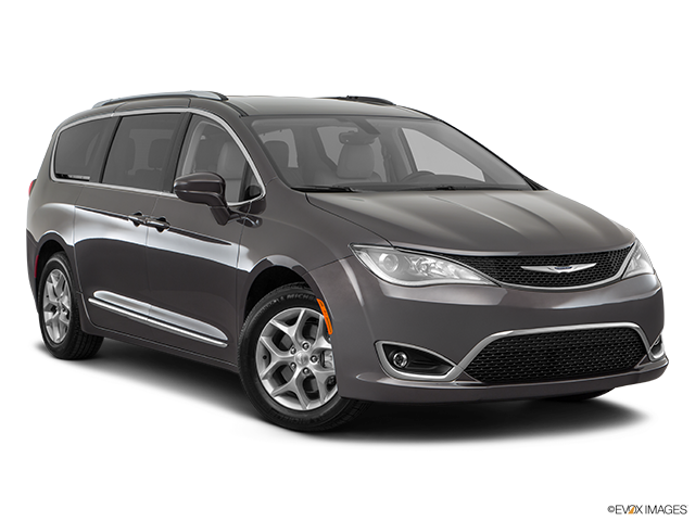 2018 Chrysler Pacifica | Front passenger 3/4 w/ wheels turned