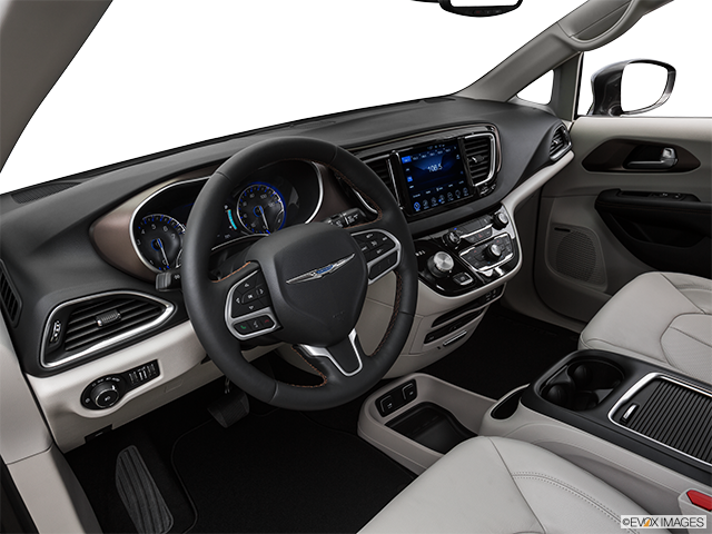 2018 Chrysler Pacifica | Interior Hero (driver’s side)
