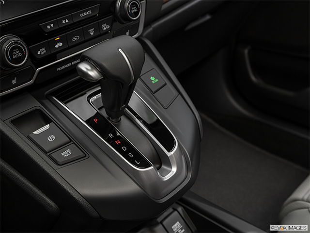 2018 Honda CR-V | Gear shifter/center console