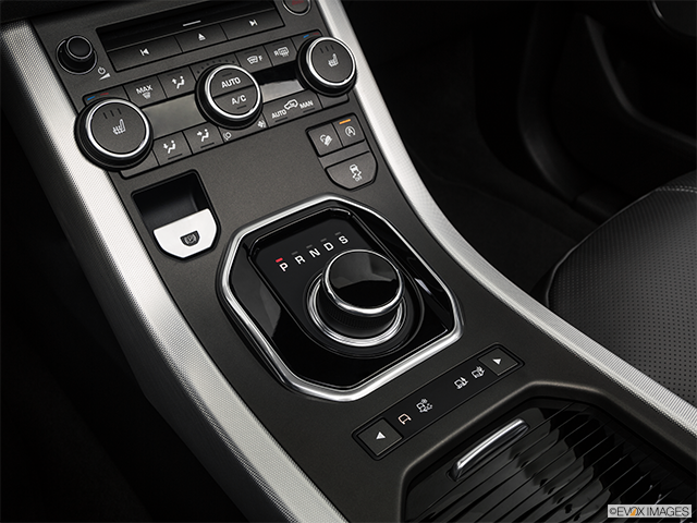 2018 Land Rover Range Rover Evoque Convertible | Gear shifter/center console