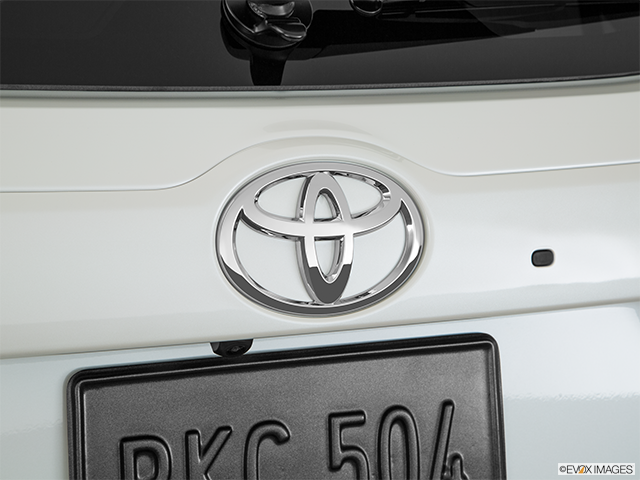 2018 Toyota Highlander | Rear manufacturer badge/emblem