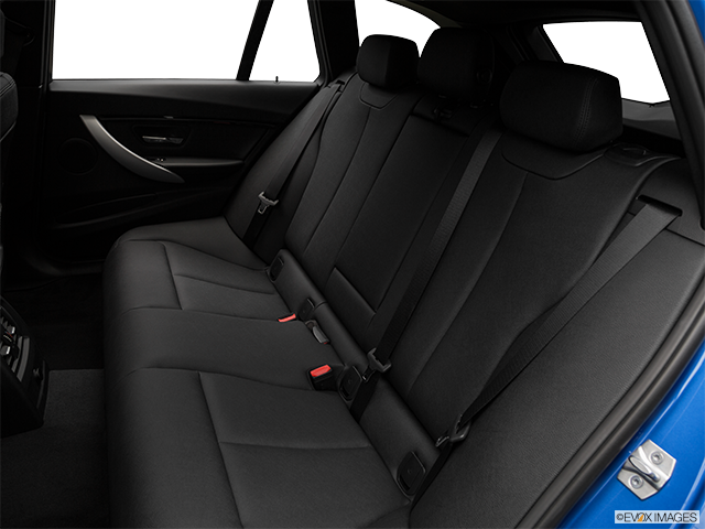 2018 BMW Série 3 | Rear seats from Drivers Side