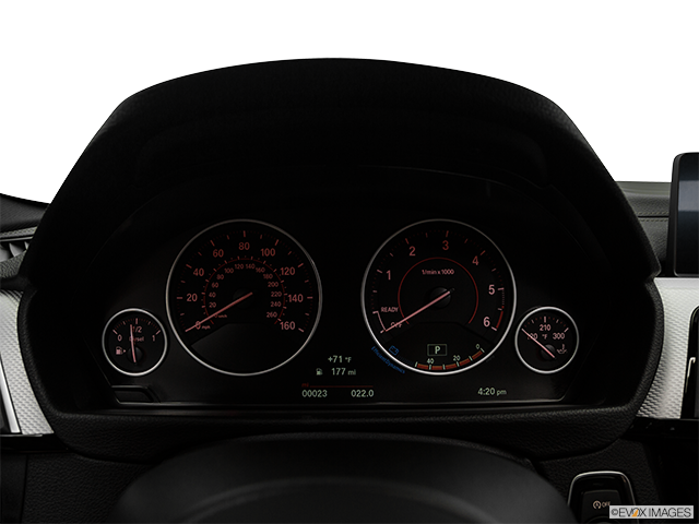 2018 BMW 3 Series | Speedometer/tachometer
