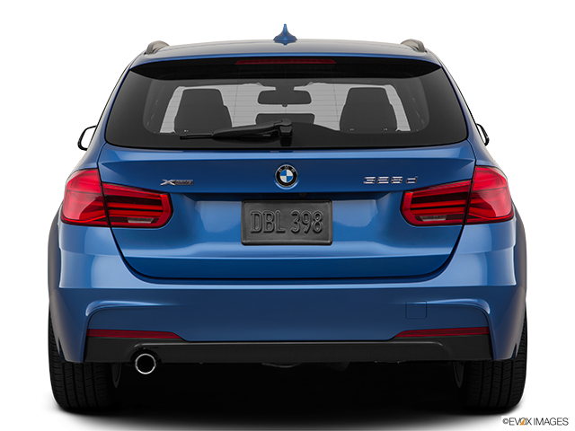 2018 BMW 3 Series | Low/wide rear