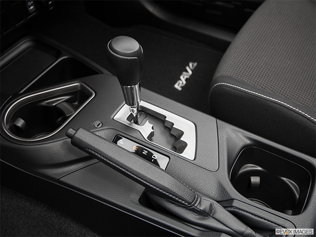2018 Toyota RAV4 Hybrid | Gear shifter/center console