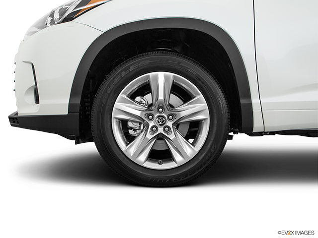 2018 Toyota Highlander | Front Drivers side wheel at profile