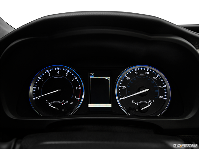2018 Toyota Highlander | Speedometer/tachometer