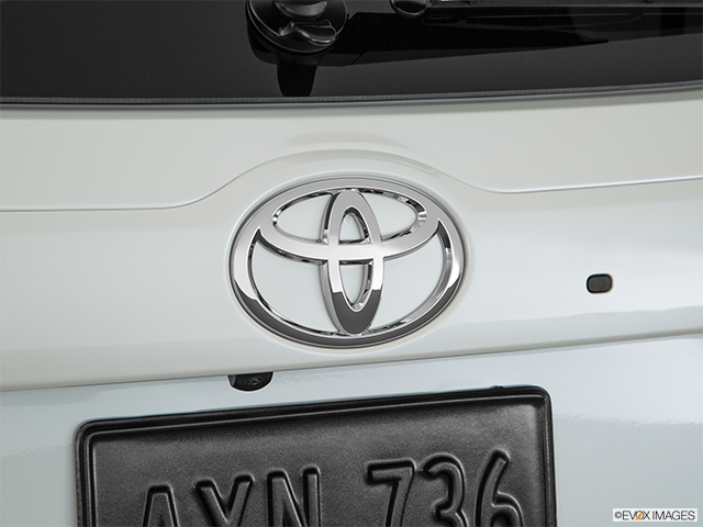 2018 Toyota Highlander | Rear manufacturer badge/emblem