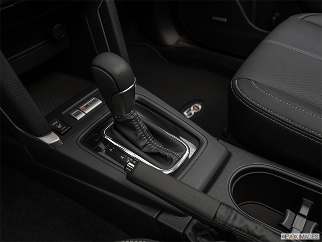 2018 Subaru Forester | Gear shifter/center console