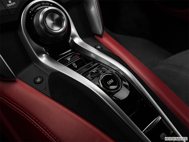 2018 Acura NSX | Gear shifter/center console