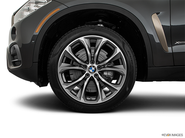 2018 BMW X6 | Front Drivers side wheel at profile