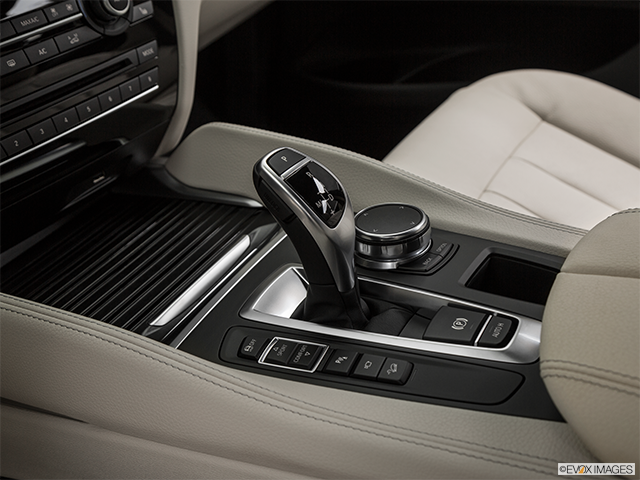 2018 BMW X6 | Gear shifter/center console