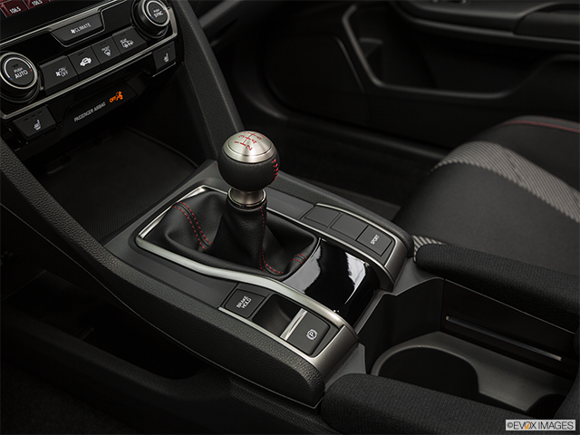 2018 Honda Civic Sedan | Gear shifter/center console