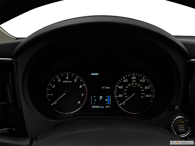 2018 Mitsubishi Outlander | Speedometer/tachometer
