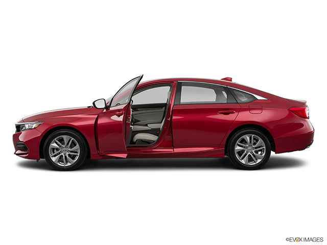 2018 Honda Berline Accord | Driver's side profile with drivers side door open