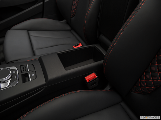 2018 Audi RS3 | Front center divider