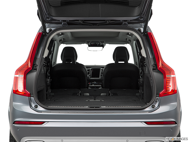 2018 Volvo XC90 | Hatchback & SUV rear angle