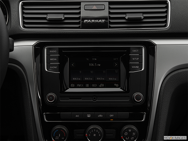 2018 Volkswagen Passat | Closeup of radio head unit