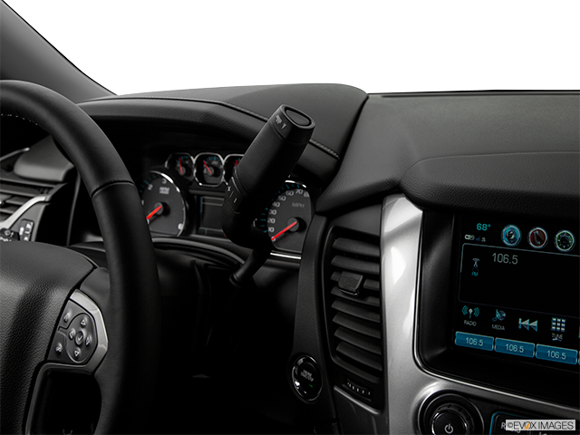 2018 Chevrolet Suburban | Gear shifter/center console