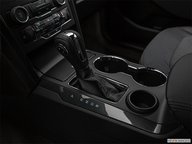 2018 Ford Explorer | Gear shifter/center console