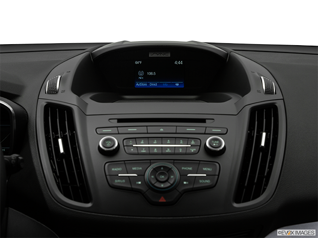 2018 Ford C-Max | Closeup of radio head unit