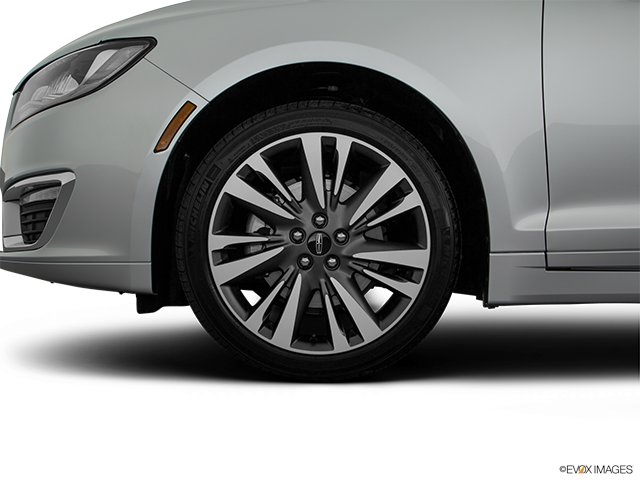 2018 Lincoln MKZ | Front Drivers side wheel at profile