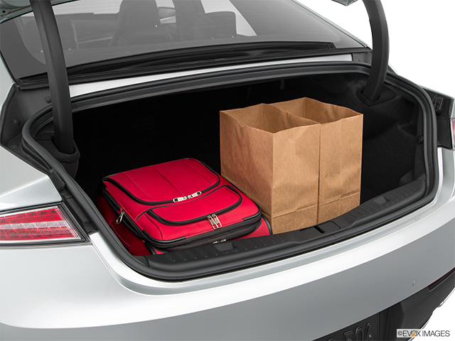 2018 Lincoln MKZ | Trunk props