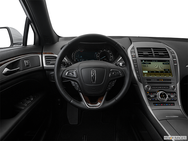2018 Lincoln MKZ | Steering wheel/Center Console