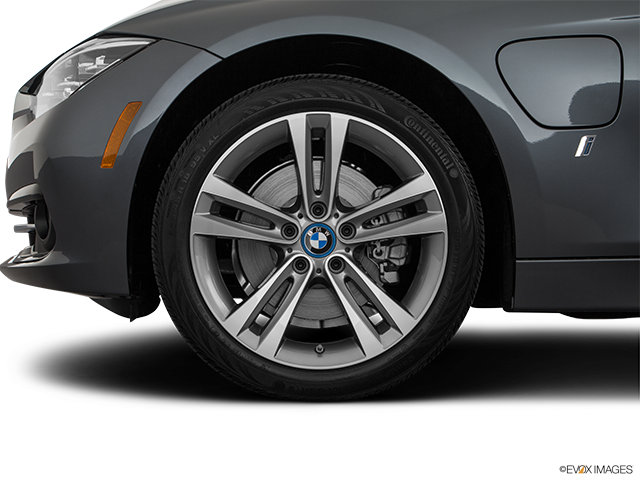 2018 BMW Série 3 | Front Drivers side wheel at profile