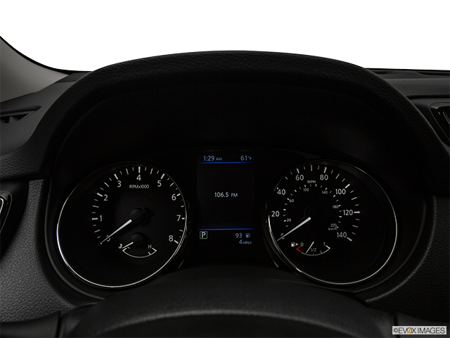 2018 Nissan Rogue | Speedometer/tachometer