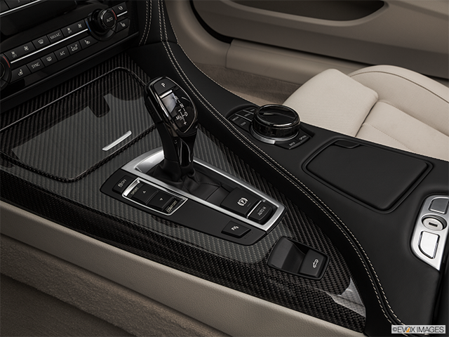 2018 BMW M6 Convertible | Gear shifter/center console