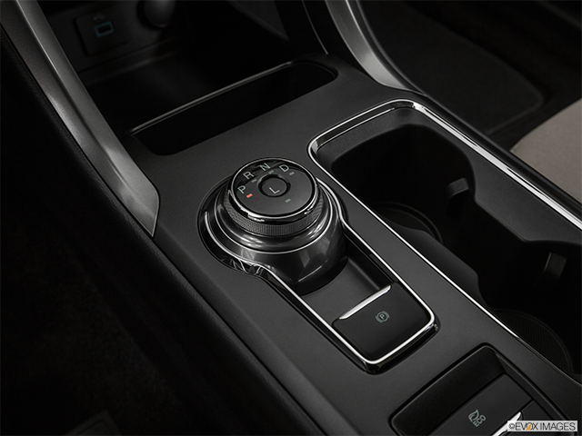 2018 Ford Fusion | Gear shifter/center console