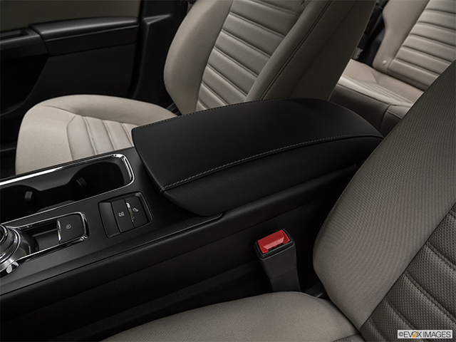 2018 Ford Fusion | Front center console with closed lid, from driver’s side looking down