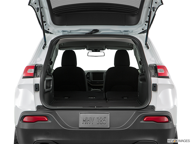 2018 Jeep Cherokee | Hatchback & SUV rear angle