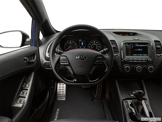 2021 Kia Forte 5-Door | Steering wheel/Center Console