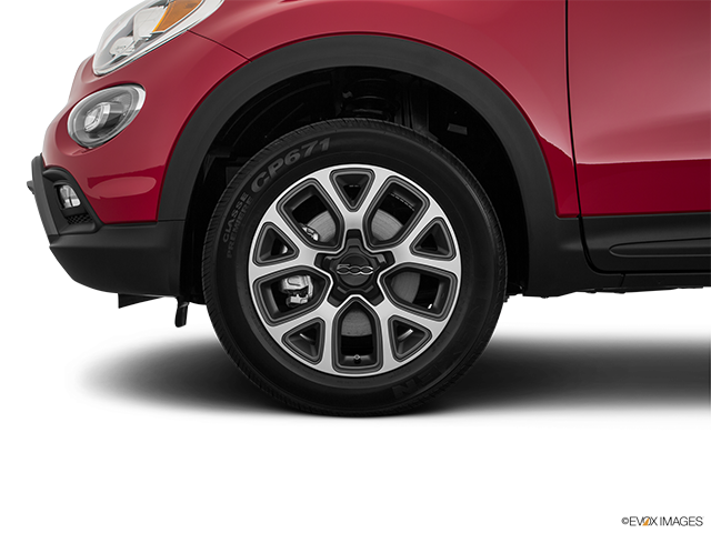 2018 Fiat 500X | Front Drivers side wheel at profile